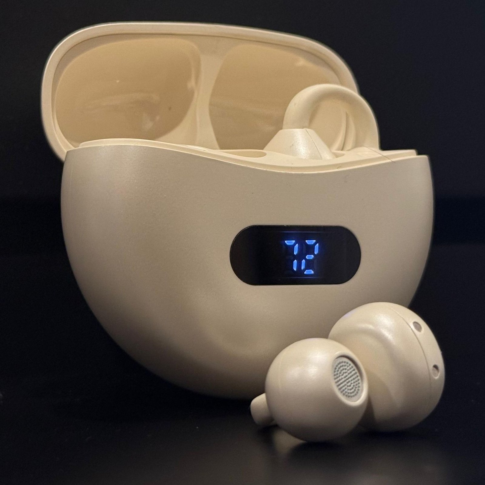 MD M79 Earbuds - Image 2